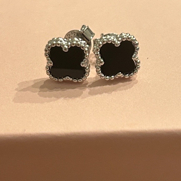Black onyx clover 925 Sterling silver‎ pushback earrings